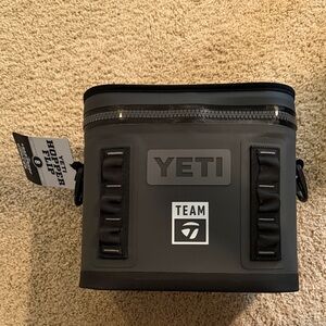 YETI Black and Gray Hopper Flip Cooler